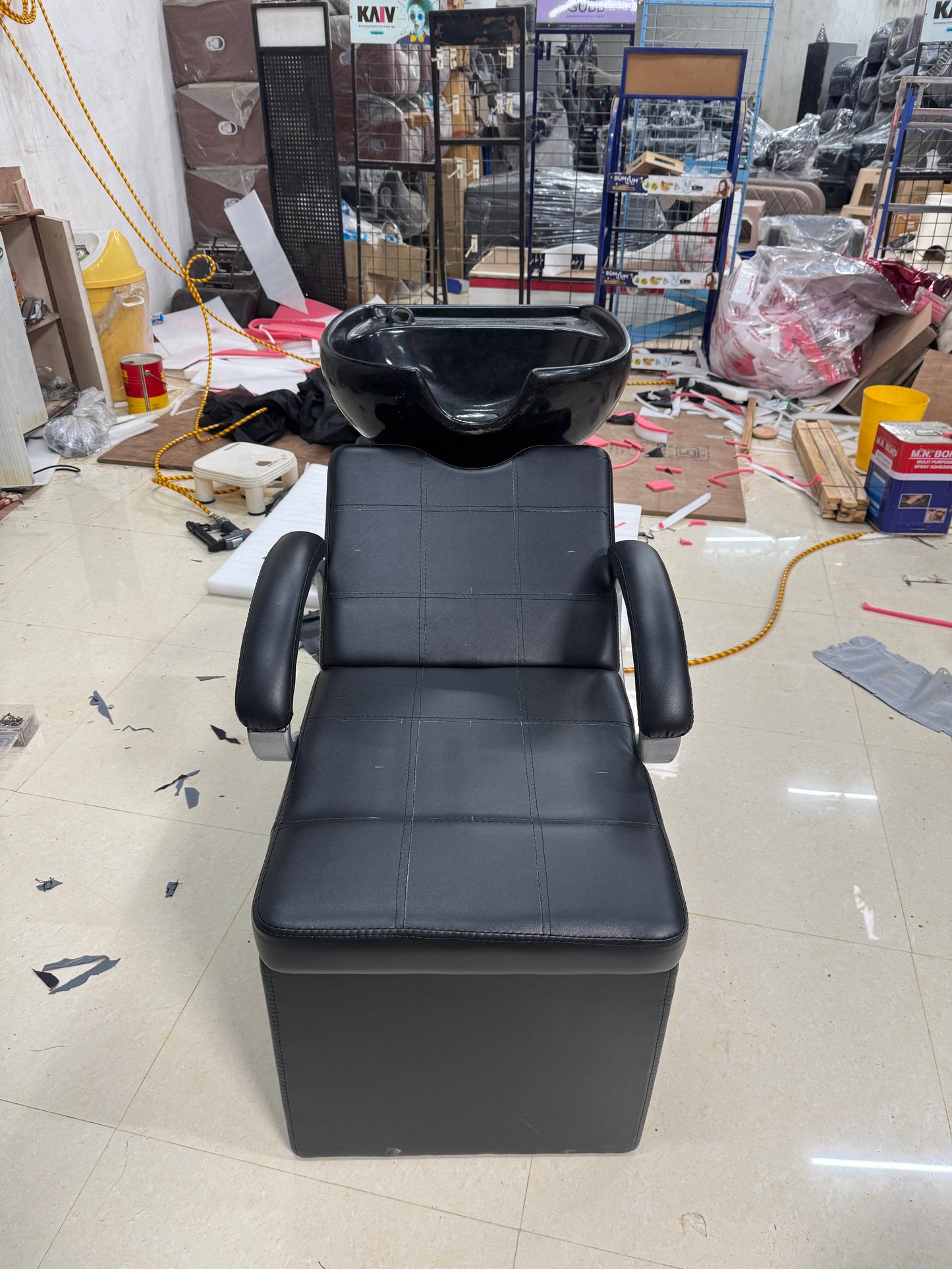 Sk-904 4/2 feet Shampoo station with fix fiber basin Black rexin